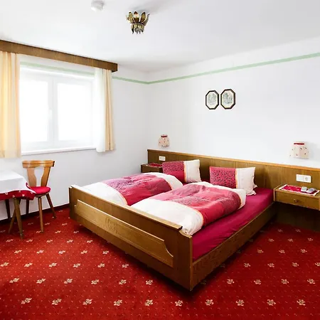 Pension Egerdach 140W